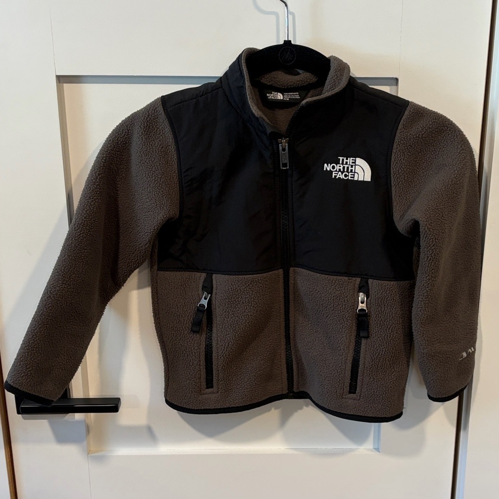 The North Face Denali2 Black & Grey/Green Fleece Jacket 3T